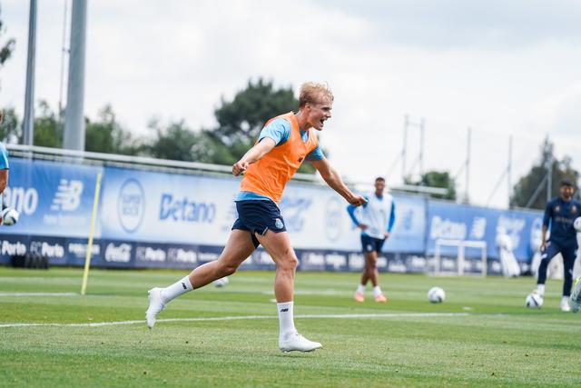 Victor Froholdt dá o mote: quer sempre mais... e melhor! - Foto: FC PORTO