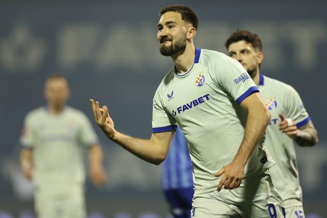Benfica: goleador do Dínamo Zagreb associado, mas há vários entraves