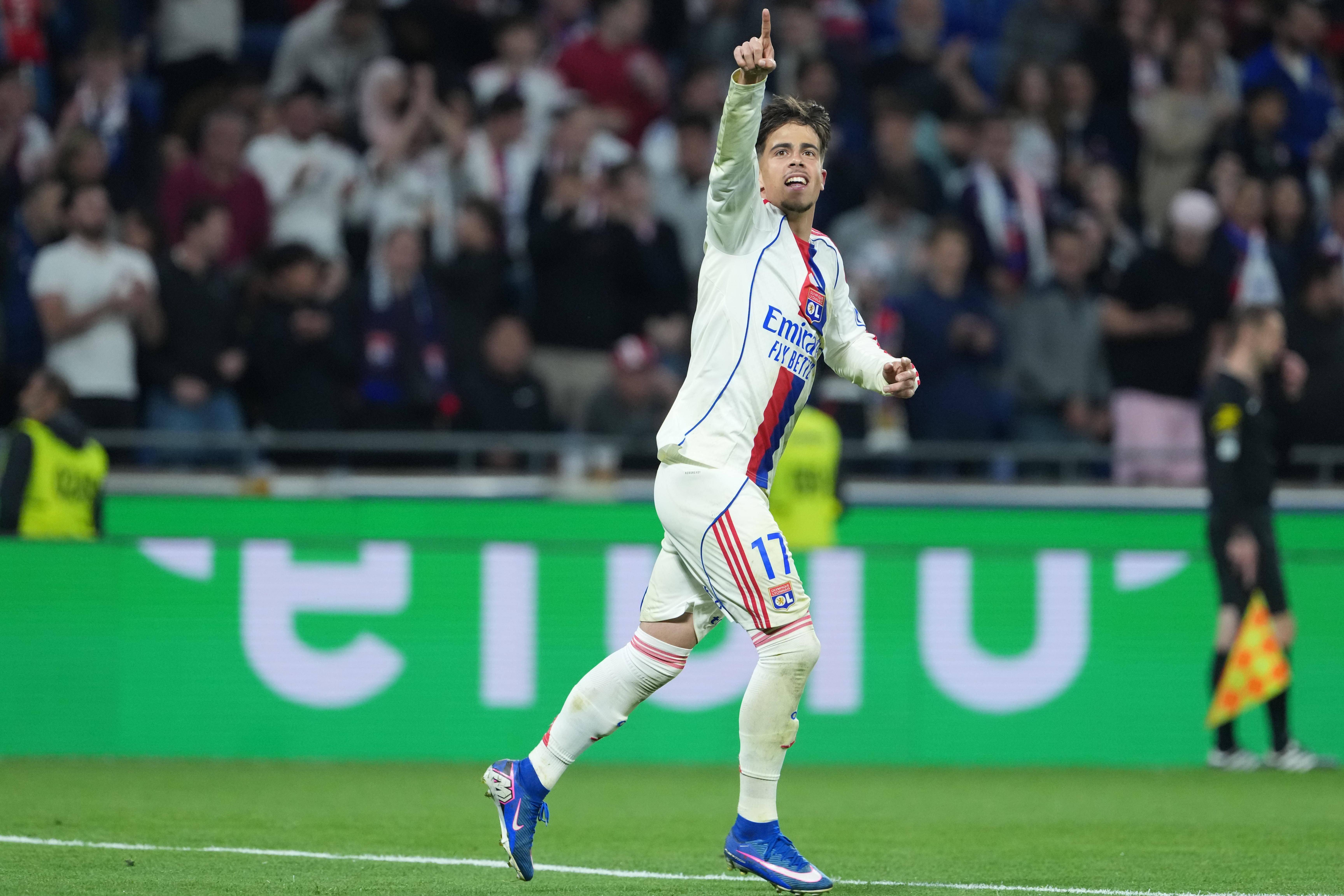 Afonso Moreira brilha no Lyon e já está no radar de tubarões europeus — Foto: IMAGO