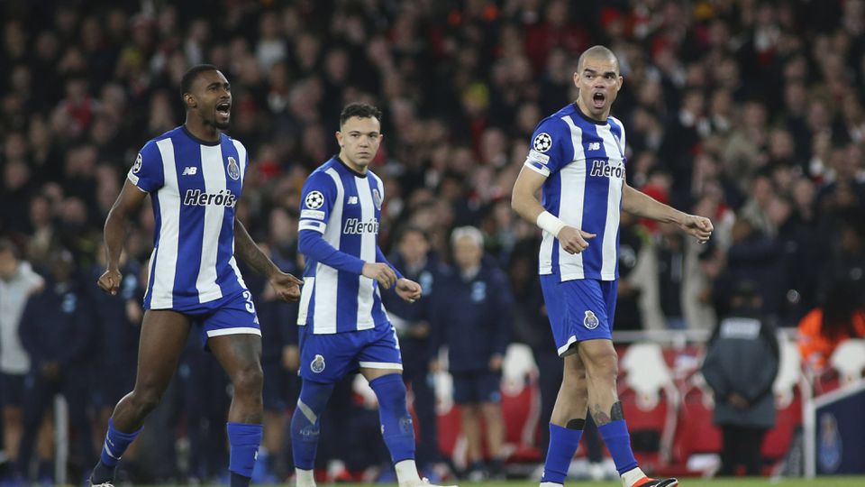 Pepe agradece homenagem dos adeptos do FC Porto no Dragão