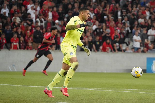 Mercado: V. Guimarães com Kaique na calha para eventual saída de Charles