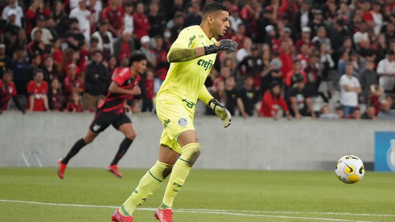 Mercado: V. Guimarães com Kaique na calha para eventual saída de Charles