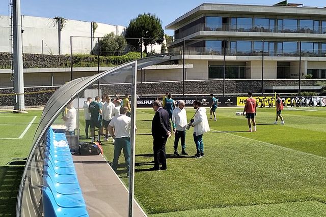 Último treino de Portugal antes da partida para a Alemanha
