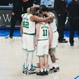 Celtics de Neemias Queta vencem Mavericks a estão a um vitória do título