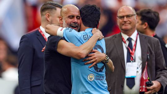 Guardiola rendido a Gundogan: «Um dia será um grande treinador»