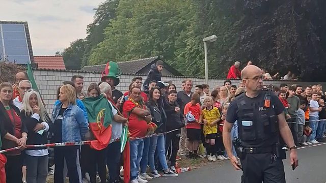 Euforia em Marienfeld: cinco mil à espera de Portugal