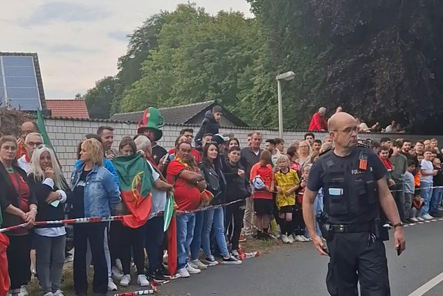 Euforia em Marienfeld: cinco mil à espera de Portugal