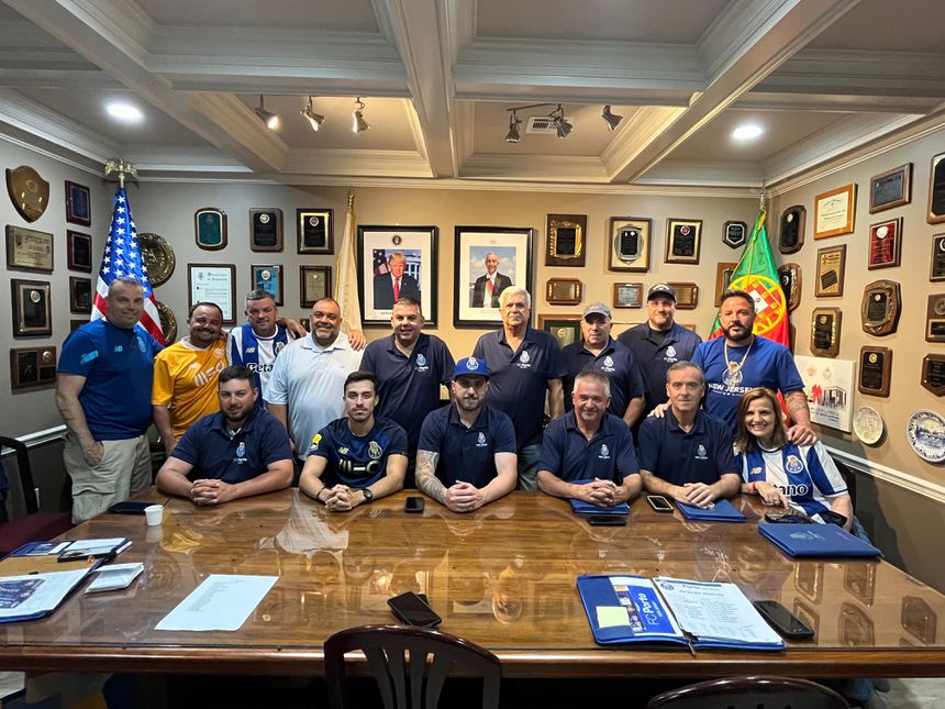 Membros da Direção da Casa FC Porto New Jersey têm reuniões nesta sala, que fica localizada nas intalações do Portuguese Instructive Social (PISC), na cidade de Elizabeth (Foto: A BOLA)