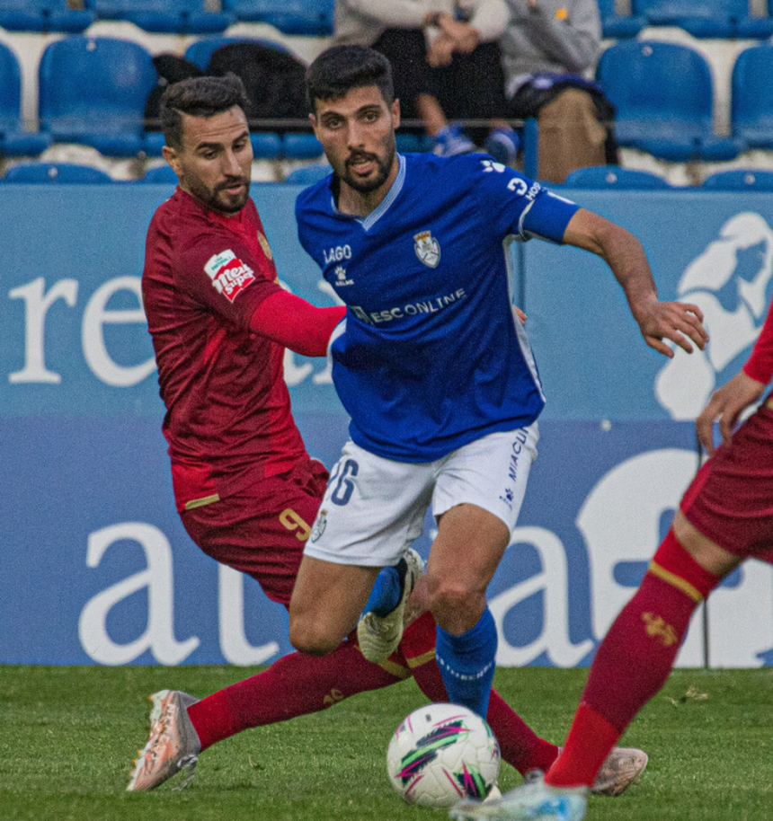 Filipe Almeida está de saída do emblema fogaceiro e prepara-se para ser reforço do Pyunik (Foto: Feirense)