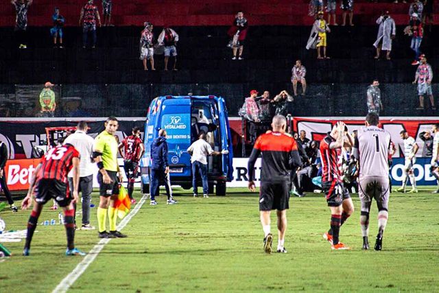Jardim reclama de expulsão após lesão grave: «Num campo destes podiam ter sido 2 ou 3»