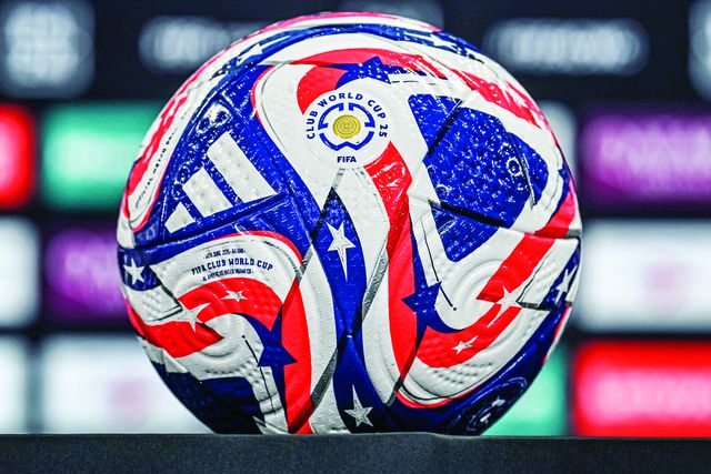 Imagem da bola oficial da primeira edição do Mundial de Clubes, prova que neste sábado, 14 de junho, tem início nos EUA e na qual participam FC Porto e Benfica