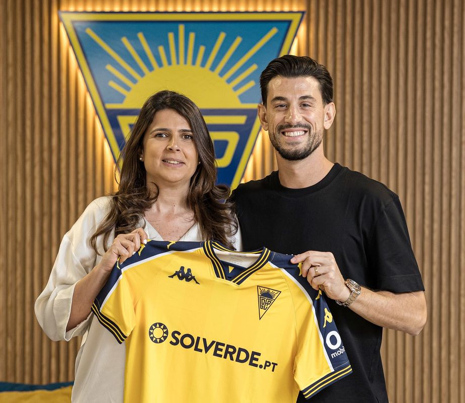 Pizzi: «Espero ajudar os jovens a evoluir e o Estoril a crescer»