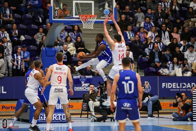 FC Porto vence Benfica no Jogo 3 da final do play-off da Liga de basquetebol 