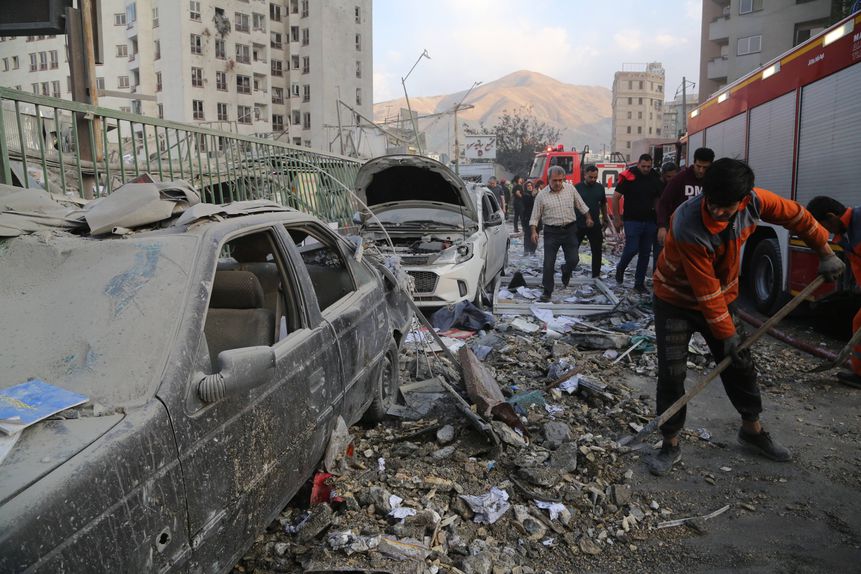 Destruição em Teerão após ataque de Israel