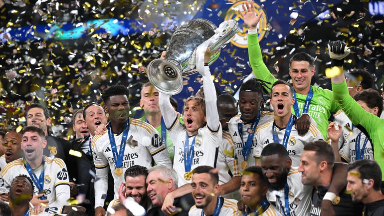 Sabia que foi um clube amador que fez o Real Madrid vestir de branco?
