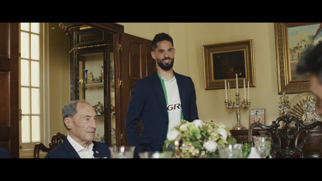 Betis chama convidados especiais para apresentar nova camisola