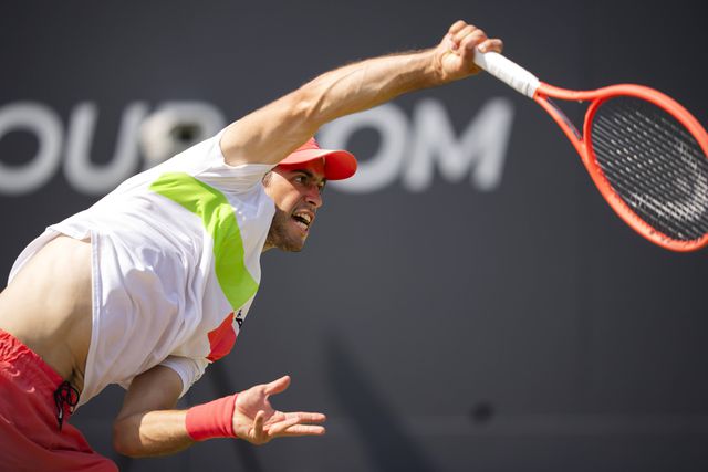 Nuno Borges afastado na relva de 's-Hertogenbosch