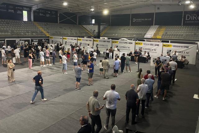 Um ano e três meses depois, os vitorianos voltam às urnas - Foto: A BOLA