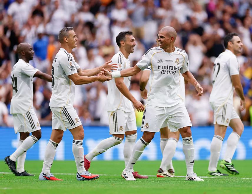 Pepe no jogo de lendas entre Real Madrid e Inter  Foto: Real Madrid.com