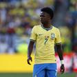 Vinícius dá um pontapé 'daqueles' na monotonia! Que golo! (vídeo)