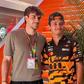 Fotis Ioannidis ao lado de Lando Norris, piloto da McLaren - Foto: Instagram/Ioannidis