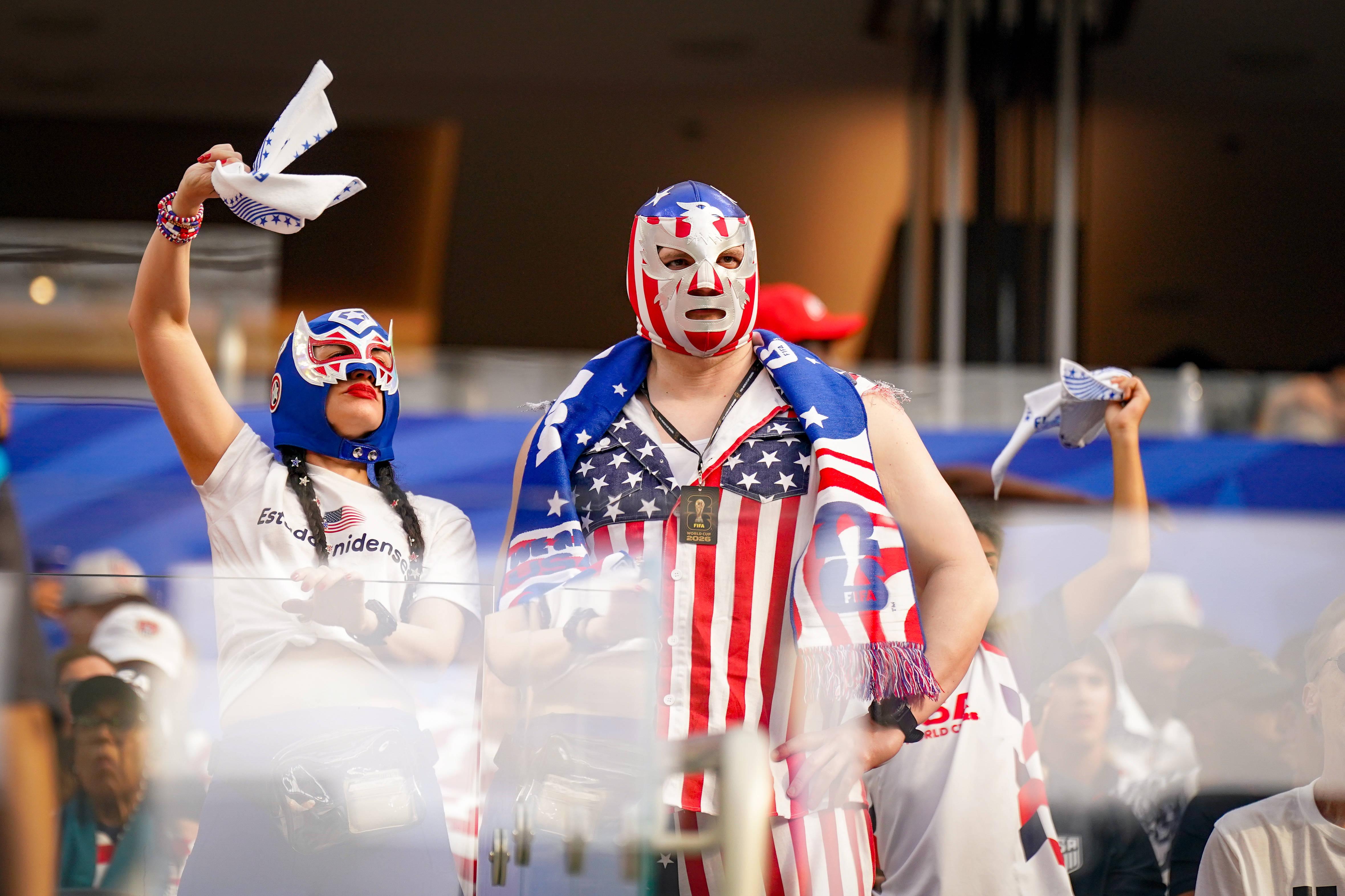Adeptos americanos deram colorido à abertura do Mundial nos EUA