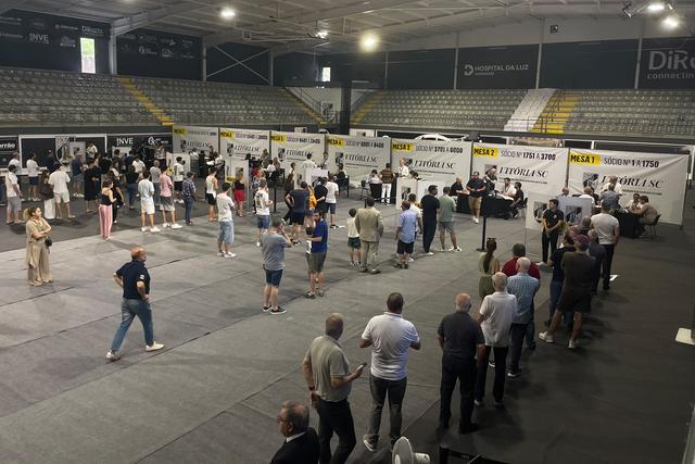 Associados vimaranenses votaram ao longo do dia no Pavilhão (foto V. Guimarães)