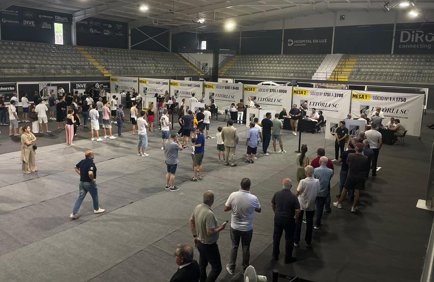 Associados vimaranenses votaram ao longo do dia no Pavilhão (foto V. Guimarães)