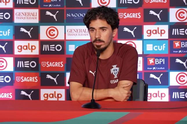 Vitinha: «Cristiano Ronaldo podia relaxar, mas parece que ainda faz mais»