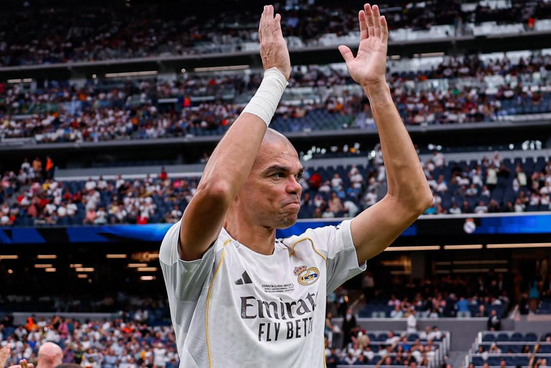 Pepe foi ovacionado. Foto X/Real Madrid C. F.