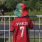 Adeptos esperaram horas pela chegada da Seleção de Portugal a Palm Beach - Foto: MIGUEL NUNES