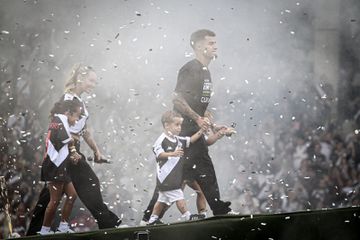 Loucura no São Januário na apresentação de Coutinho (vídeos)