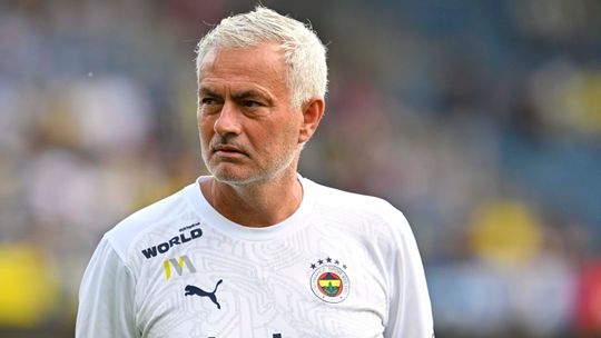 Dois reforços de peso para o ataque de Mourinho no Fenerbahçe