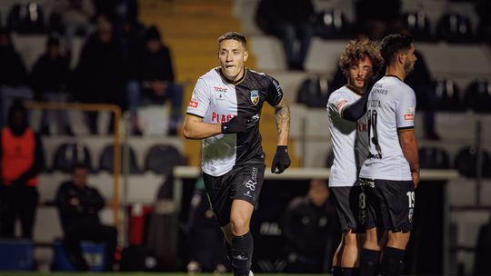 Farense: Bruno Duarte de saída para o Estrela Vermelha