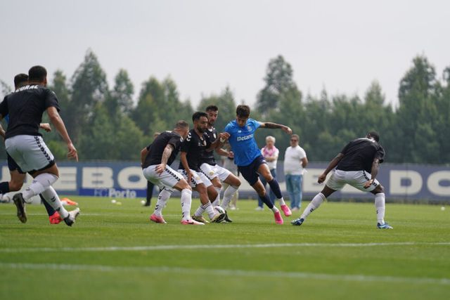 Nacional: dois reforços no primeiro onze de Tiago Margarido