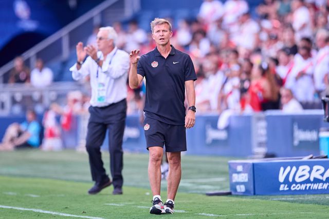 Selecionador do Canadá sem 'papas na língua': «Fomos tratados como cidadãos de segunda classe»