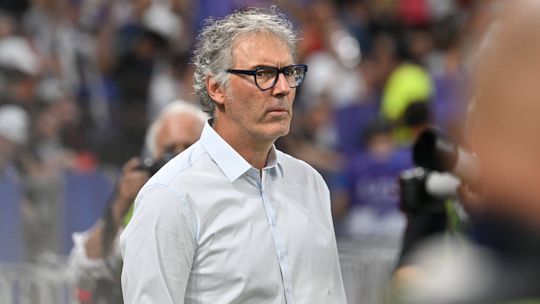 Oficial: Laurent Blanc é o novo treinador do Al Ittihad