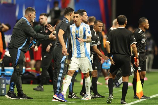 Scaloni não confirma titularidade de Di María: «A equipa sempre está à frente»