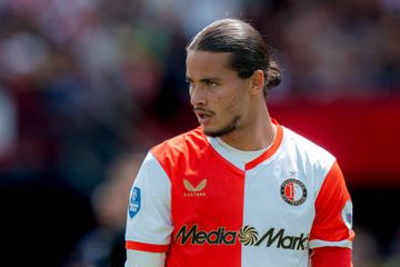 Alvo do Benfica leva 'puxão de orelhas' de Van Persie