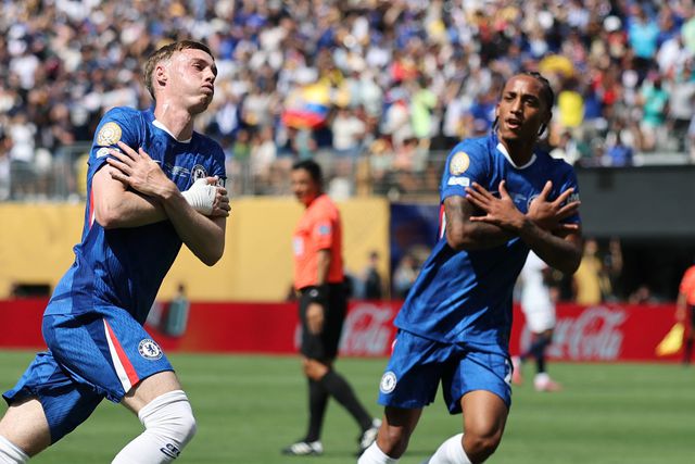 O novo campeão mundial cegou o PSG com enorme nevão