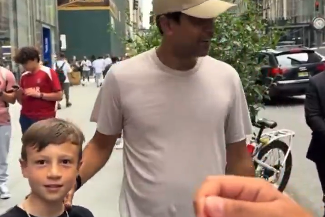 Presidente do PSG conversou com adeptos e um deles teve mais sorte que os outros