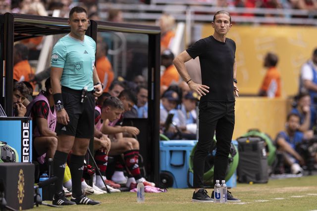 Filipe Luís no banco do Flamengo
