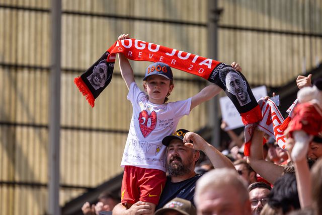 Adeptos do Liverpool unidos por Diogo Jota (fotos e vídeos)