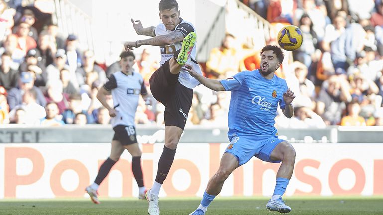 Benfica e Aston Villa aproximam-se por Barrenechea