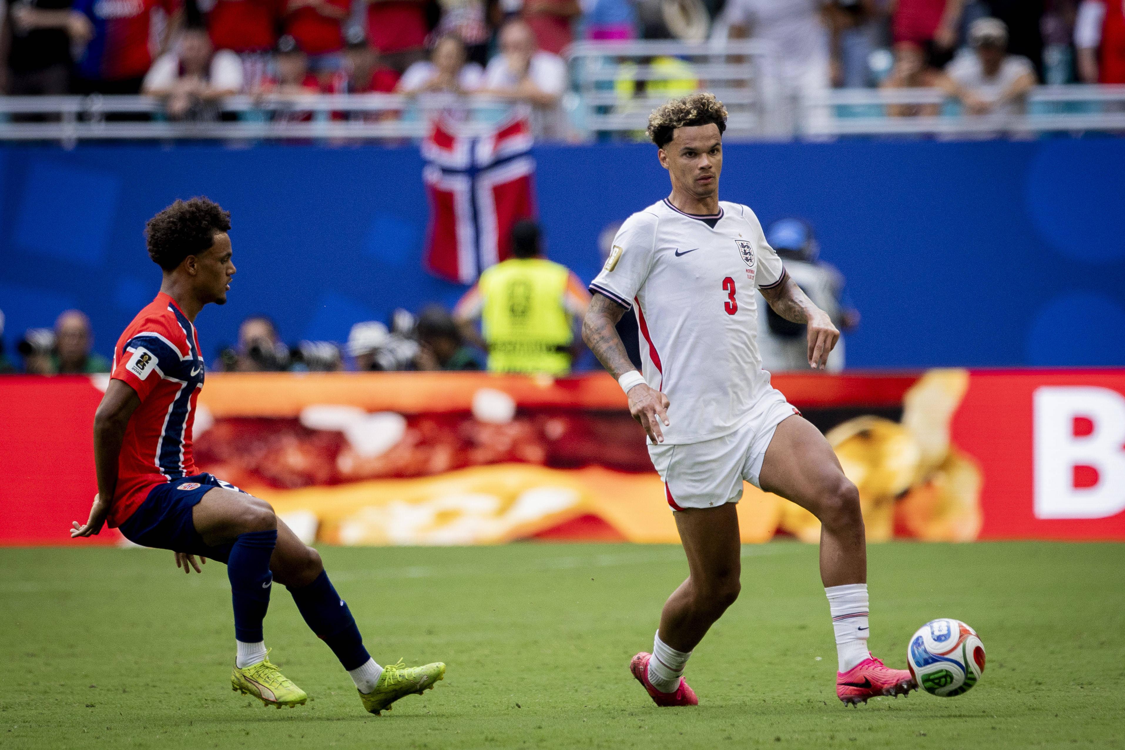 O'Reilly em ação frente à Noruega