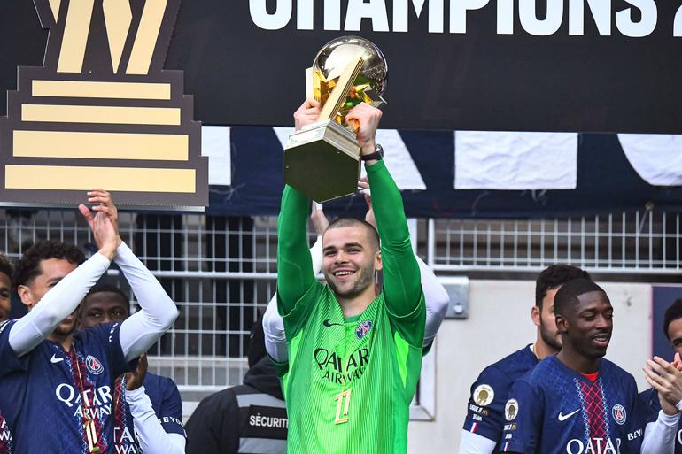 Chevalier disputou baliza com Safonov e acabou a época com 26 jogos no PSG
