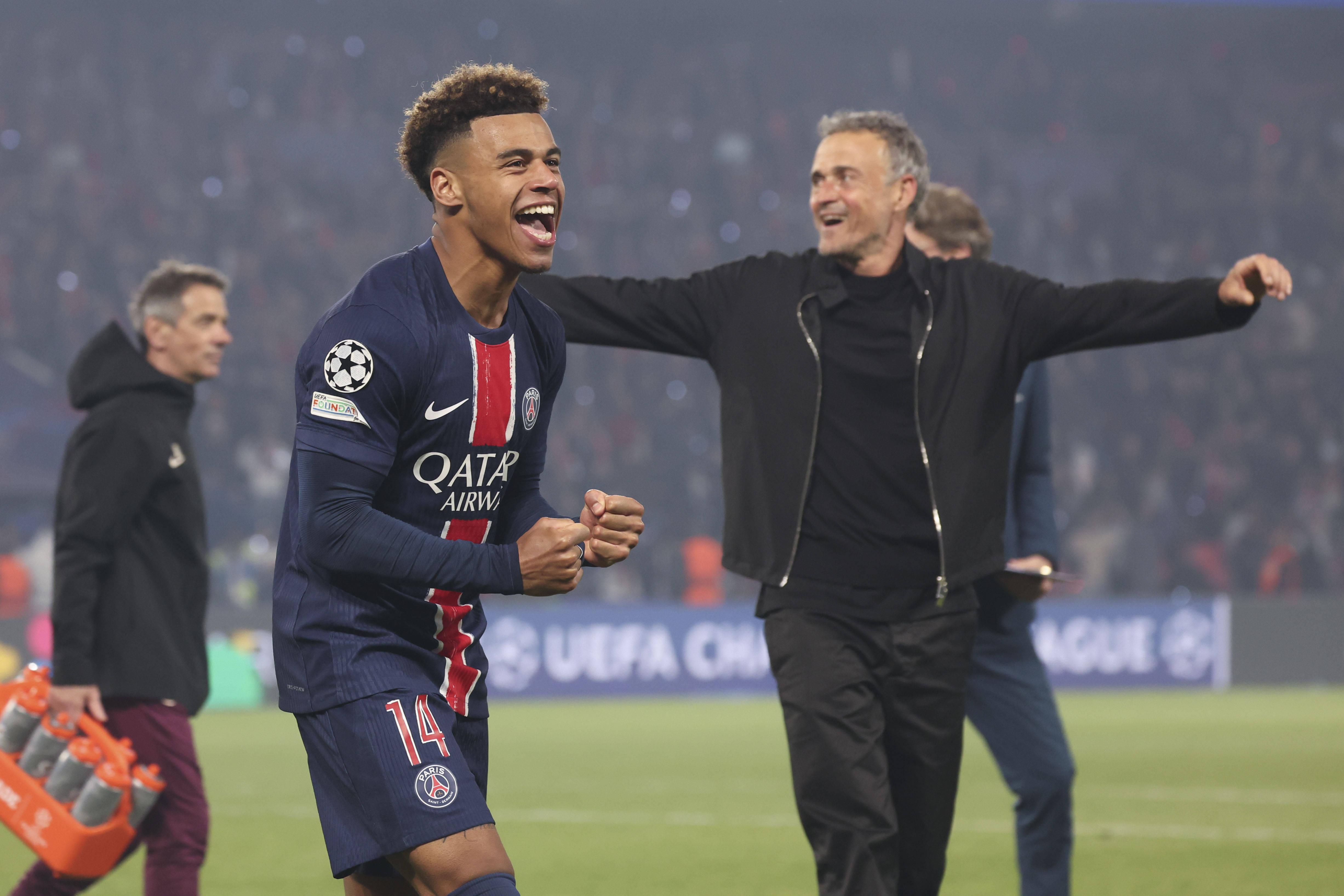 Désiré Doué, mais uma opção de luxo para Luis Enrique no ataque do PSG. Internacional francês, encontra-se no Mundial, e fez 13 jogos e oito assistências em 41 jogos, na época passada, ao serviço do bicampeão europeu