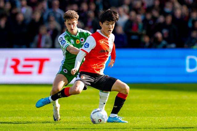Quem é e como joga Hwang In-beom, médio que está a caminho do FC Porto