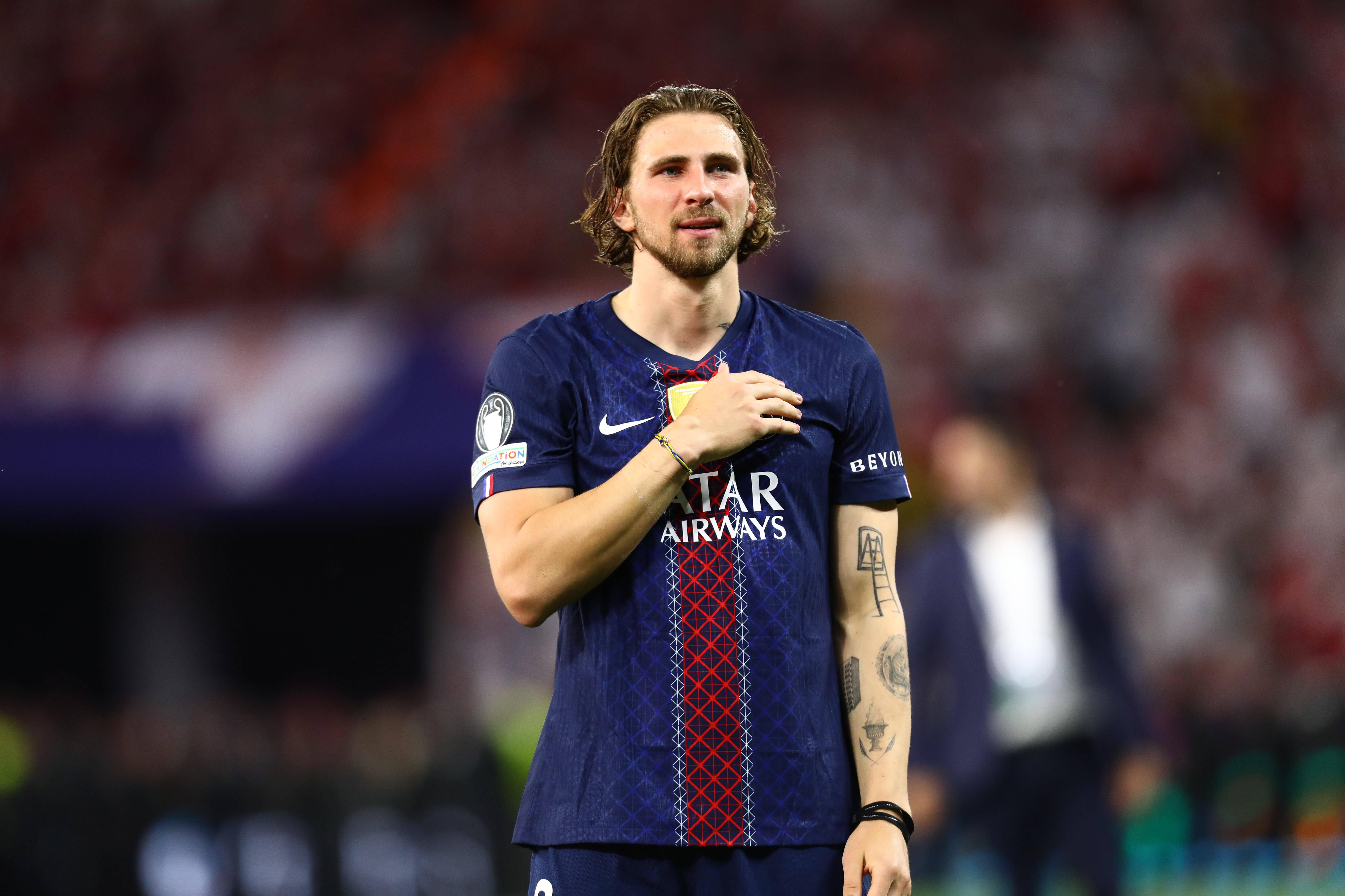 Zabarnyi. Defesa-central ucraniano chegou a Paris na época passada e fez 37 jogos e um golo