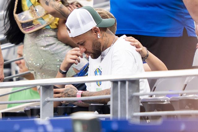 Neymar continua a dar que falar fora do relvado